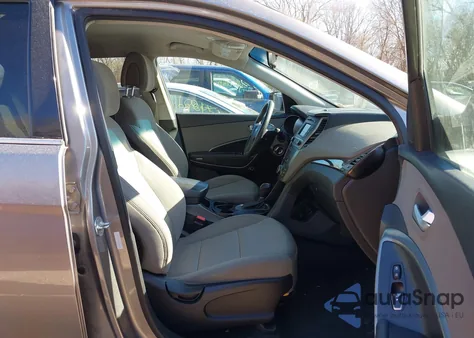 2018 Hyundai Santa Fe Sport 2.4L z USA, uszkodzony, nr VIN 5XYZT3LB3JG530052